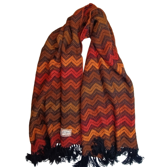 Alpaca Chevron Patterned Shawl with Fringe Made In Peru - Picture 2 of 4